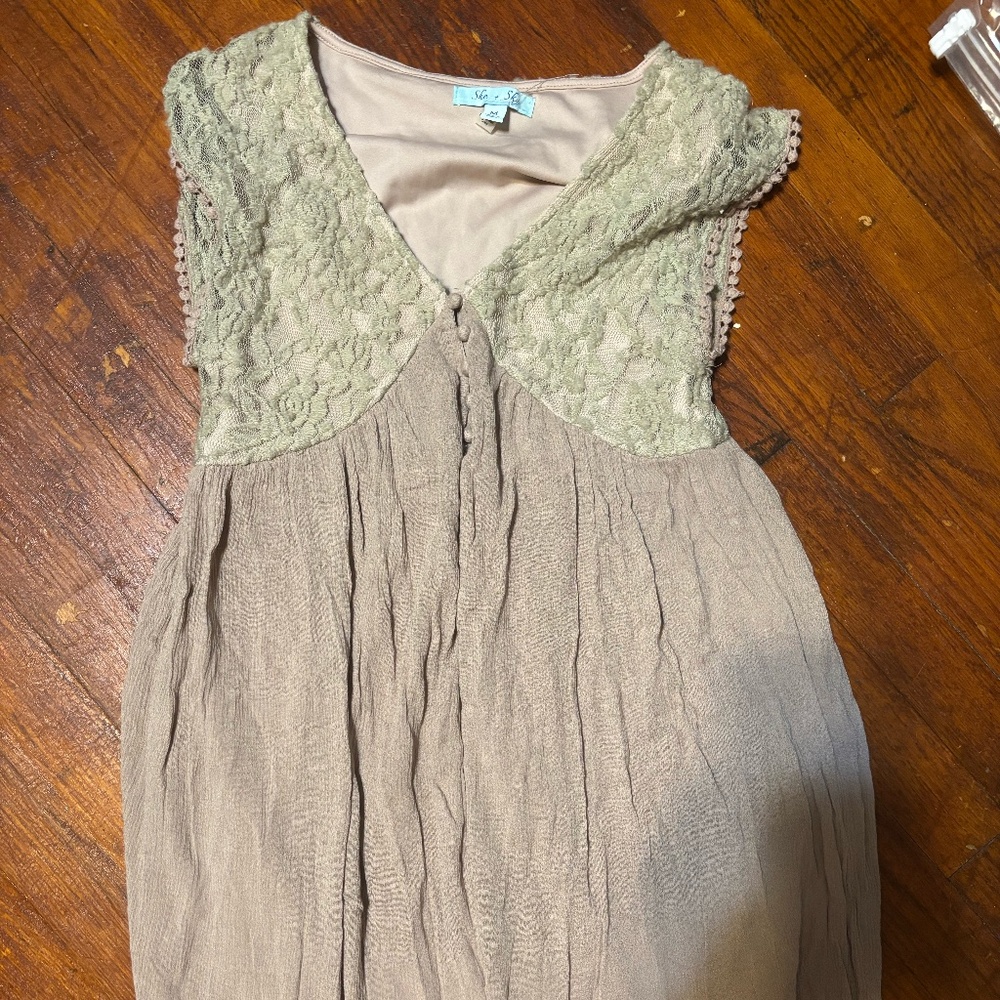 She & Sky Sleeveless Tunic Size M